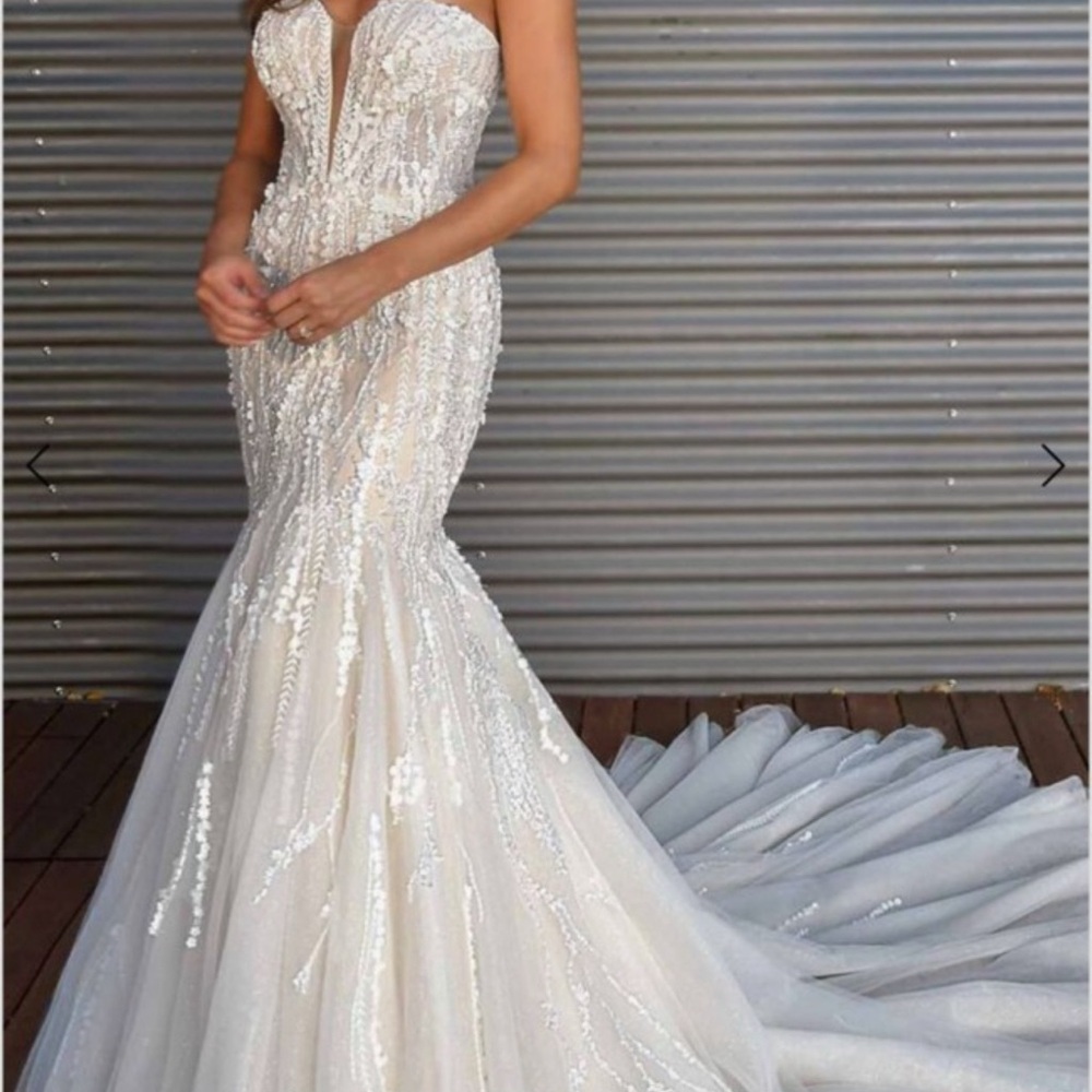 Elegant Strapless Sequin Wedding Gown